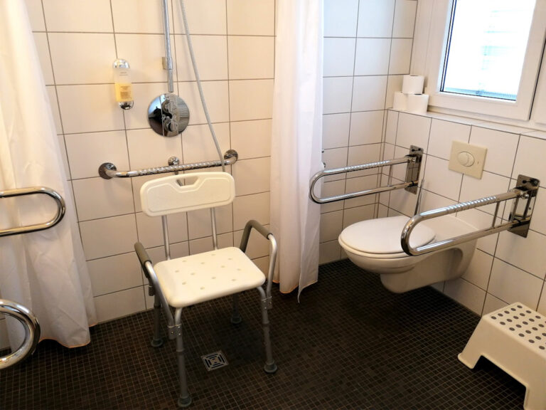 Einblick in ein Badezimmer der Bildungsherberge in Hagen